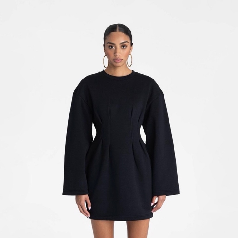 Black Long-Sleeve Mini Dress - Women's Elegant Pullover